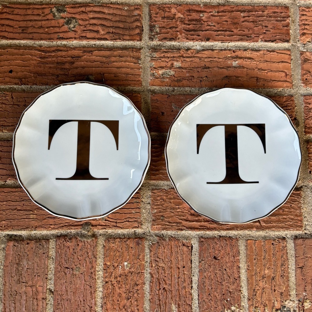 Set of 2 New Williams Sonoma Gold Monogram Plate Letter T Size 7 1/8”